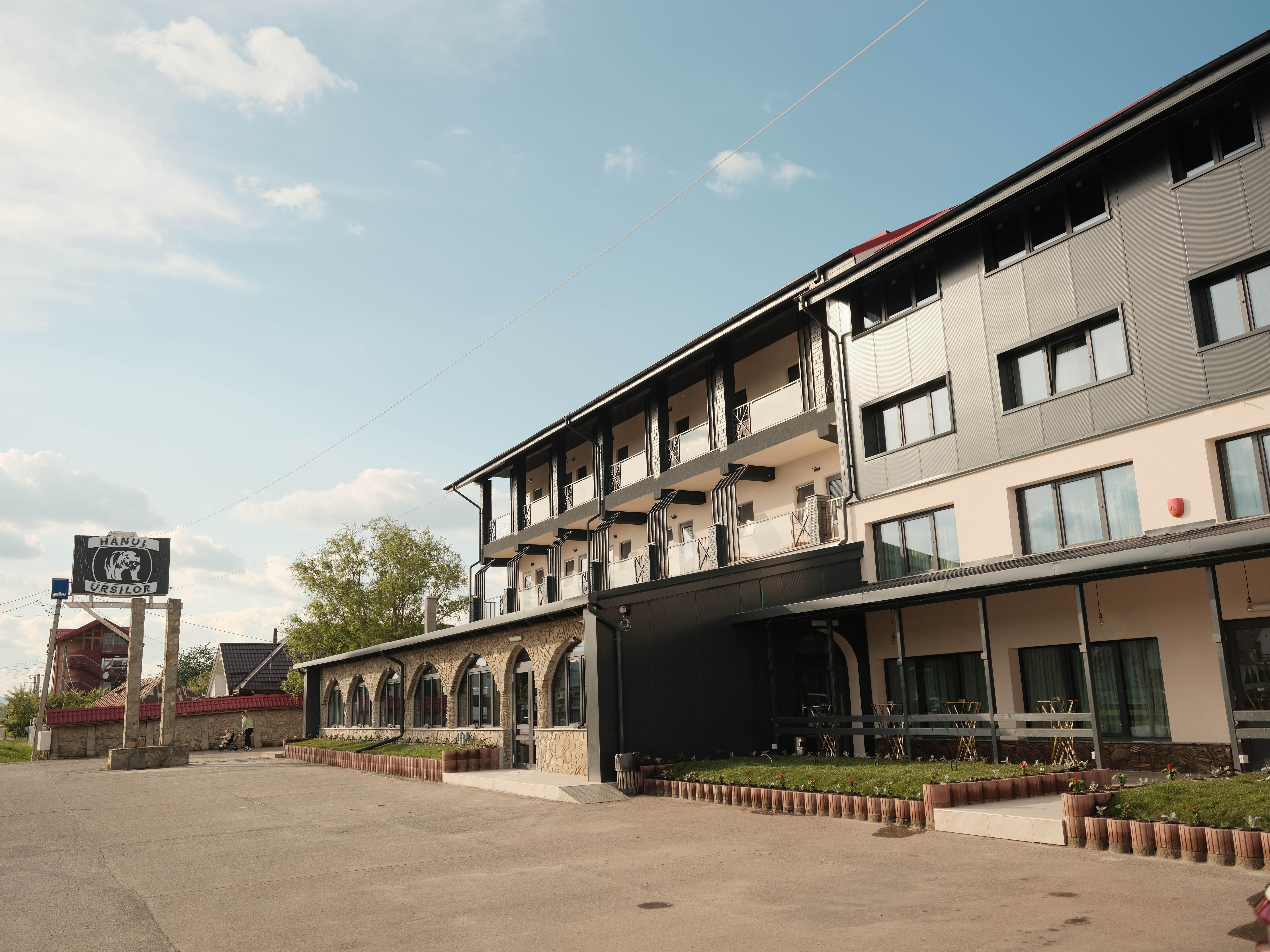 Hanul Ursilor Târgu Neamţ Exterior foto